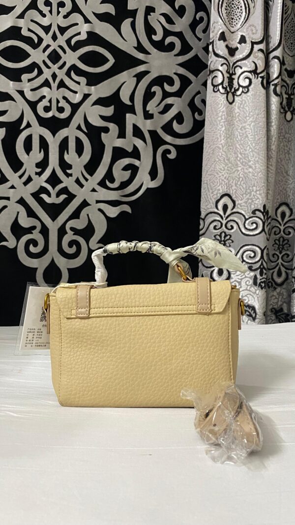 Bagybars Elegant Cream Top-Handle Bag - Image 3