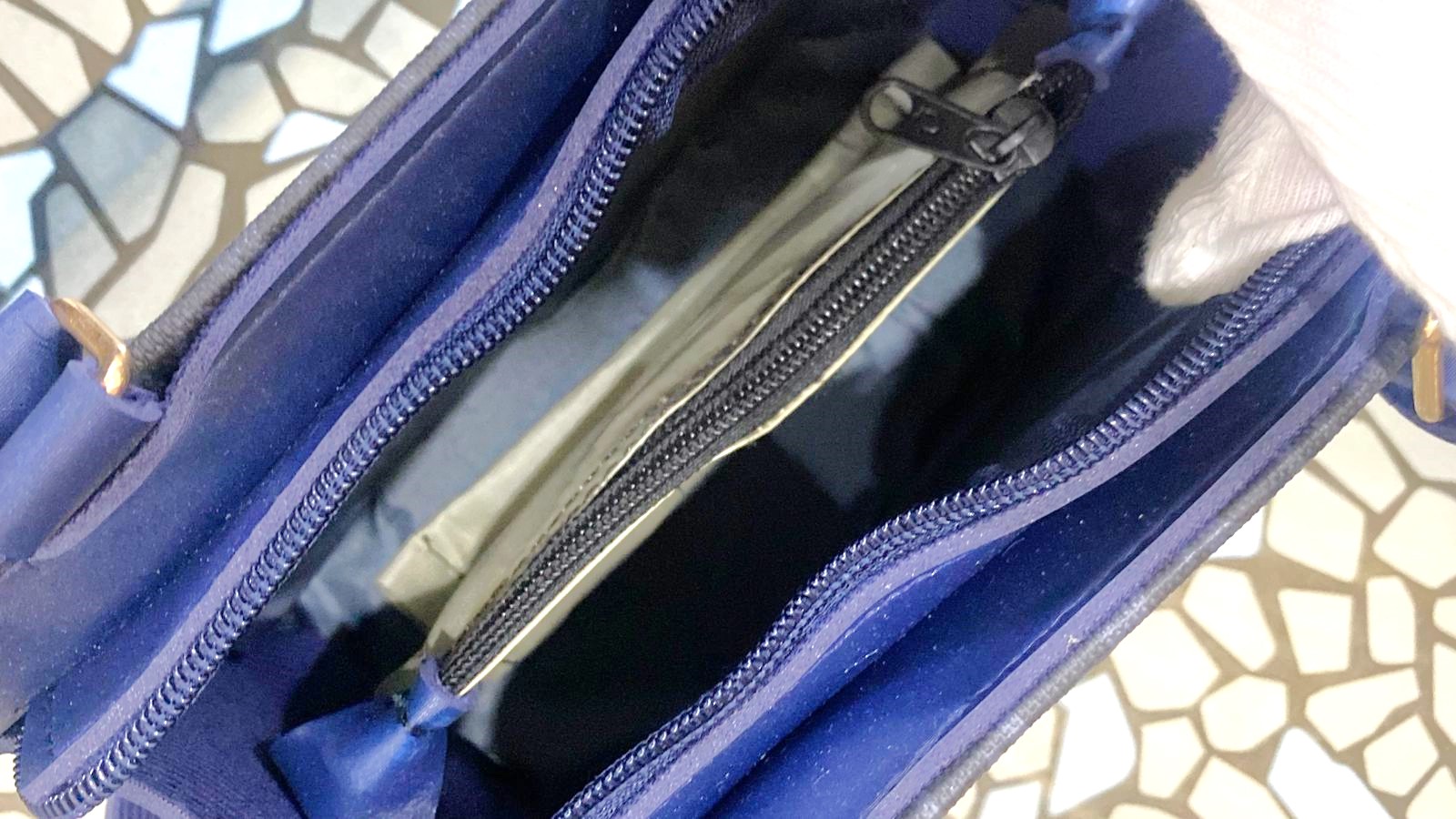 Bagybars Signature double-strap buckle design - Image 7