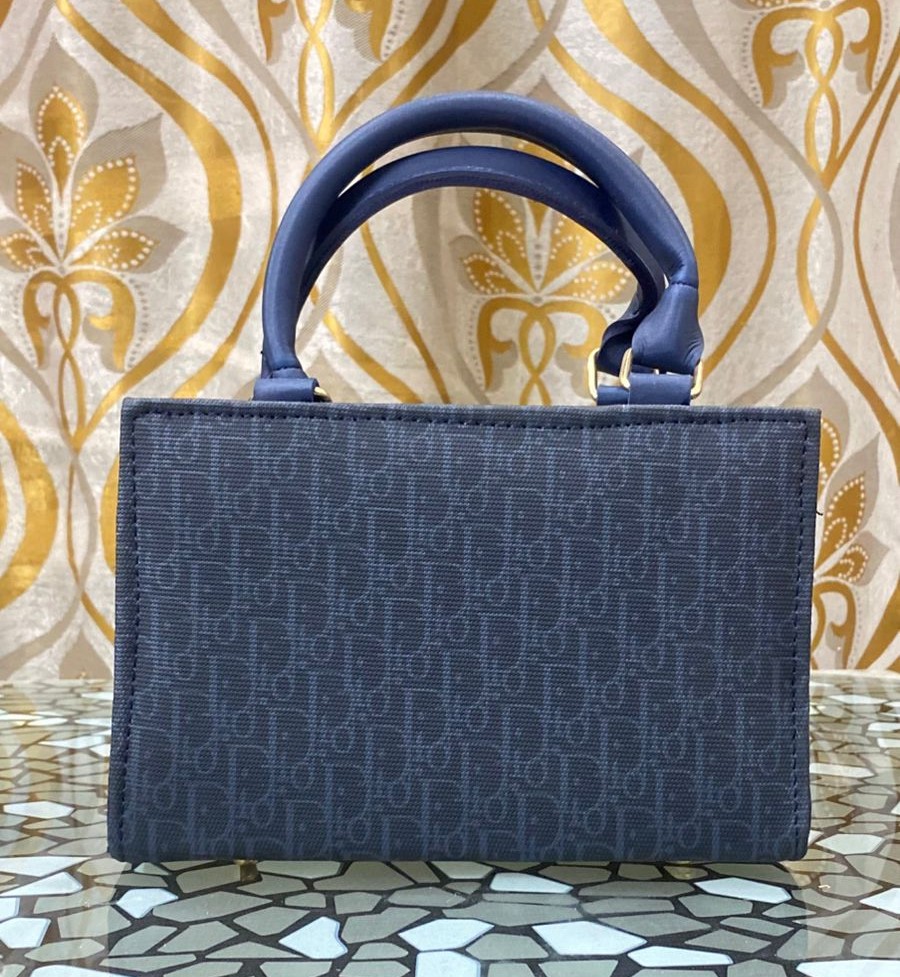 Bagybars Signature double-strap buckle design - Image 5