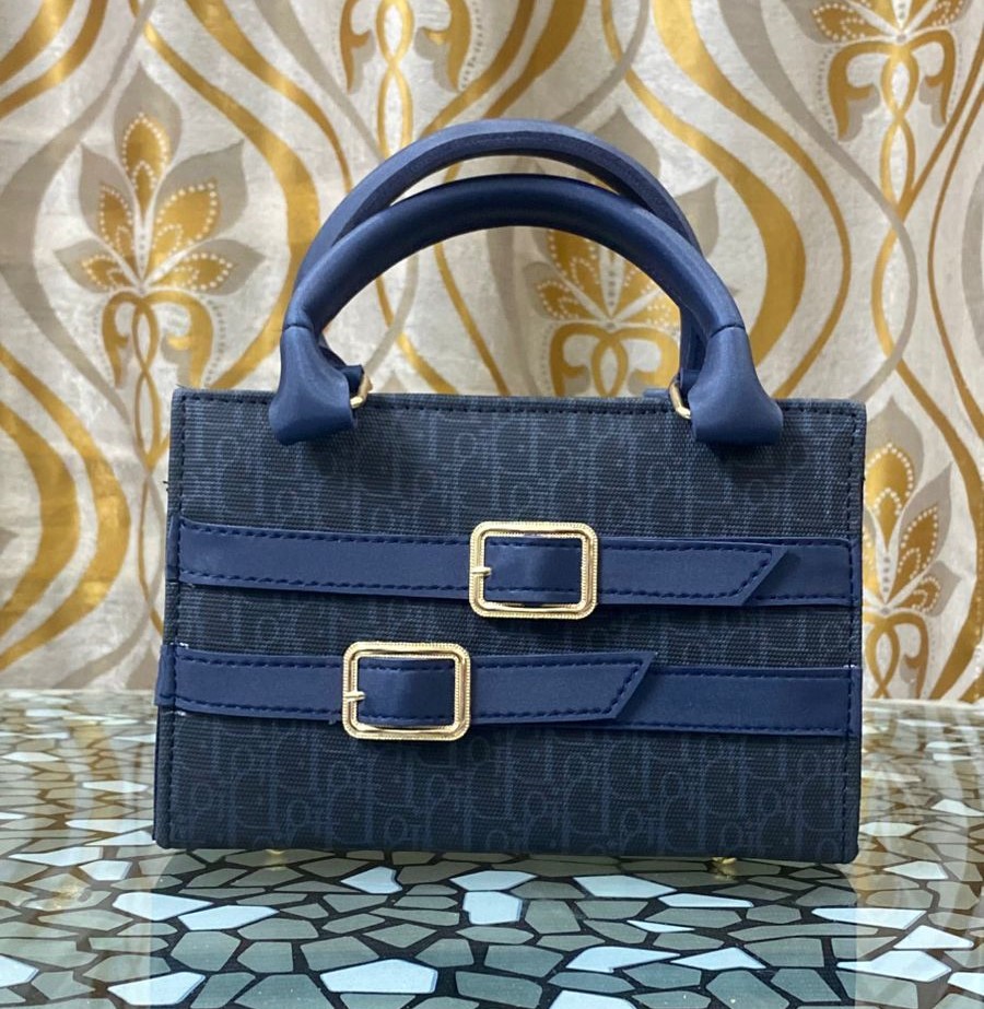 Bagybars Signature double-strap buckle design - Image 3